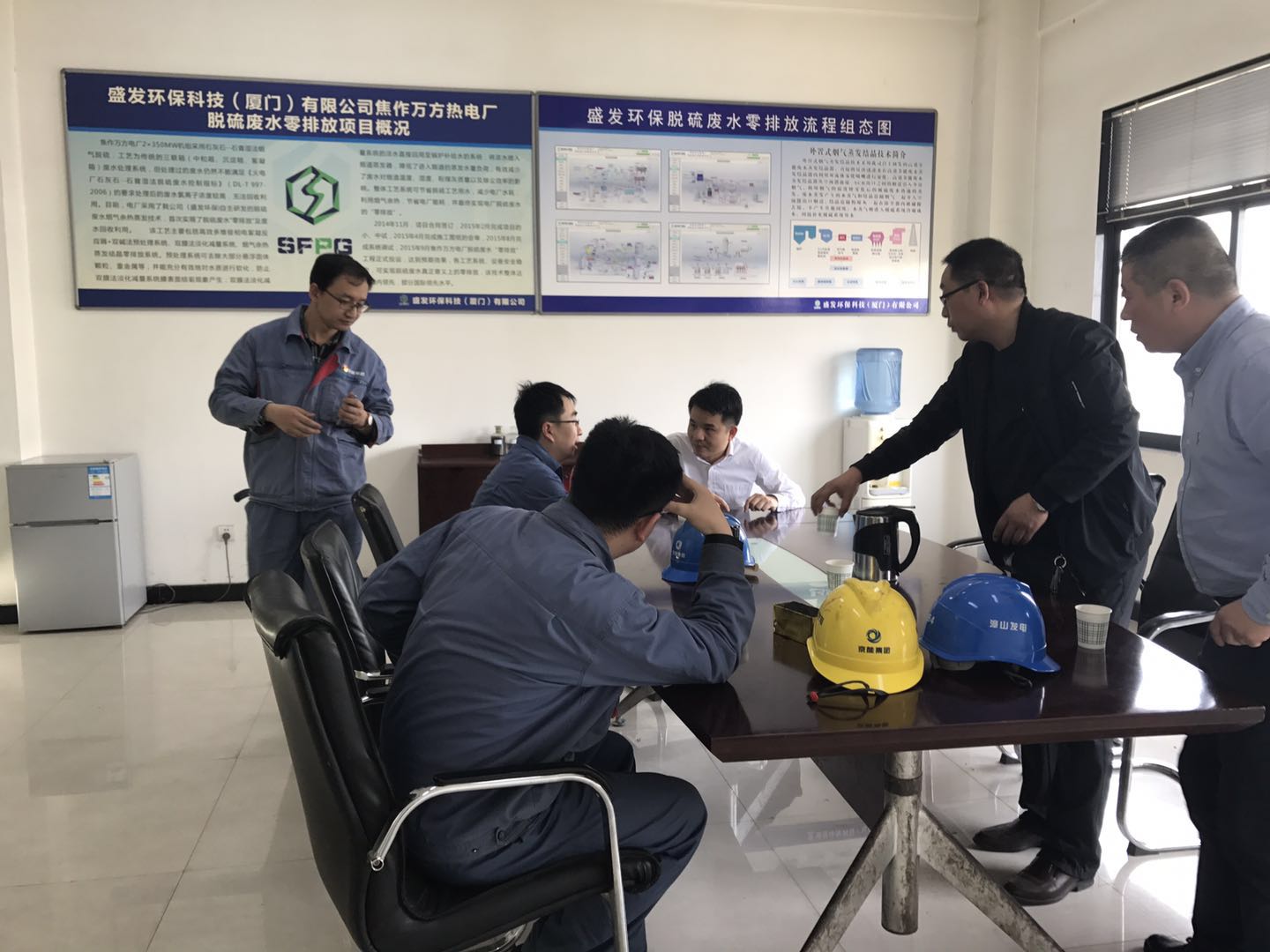 京能漳山熱電梁經(jīng)理到焦作萬(wàn)方項目部參觀(guān)考察